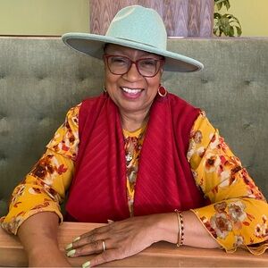 Meet your Posher, Angie